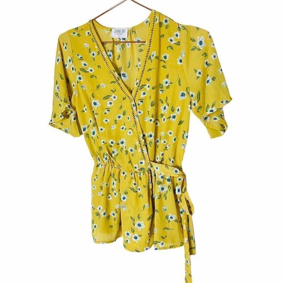EUC Francesca’s Sienna Sky Yellow Floral Top XS - Picture 1 of 4